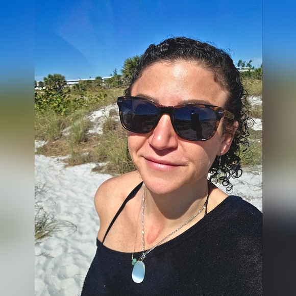 Meet your Posher, Jill - Picture 2 of 2